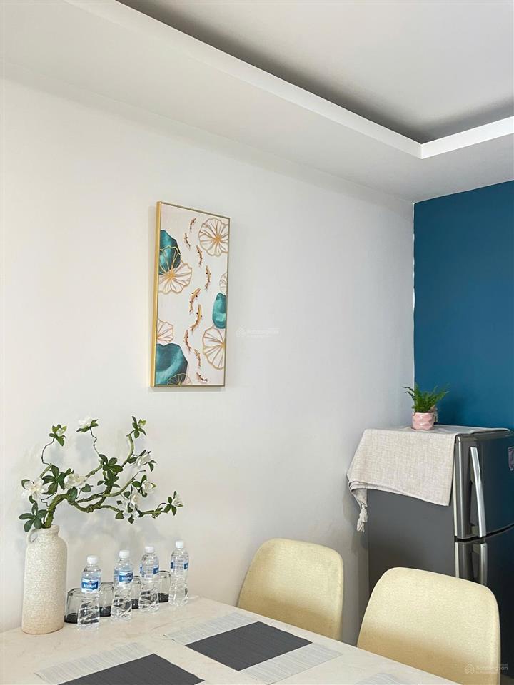 Cần bán căn hộ sky center ( gần sân bay ) 74m2, 2pn ,2wc giá 6ty2  0933 481 ***