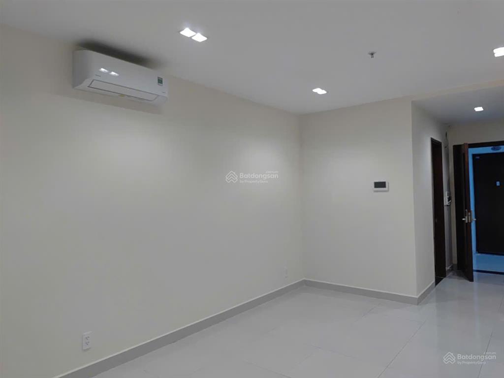 Cho thuê căn sky center  phổ quang 36m2 ,officel,( k nội thất ) giá 10,5tr  /zalo 0933 481 ***