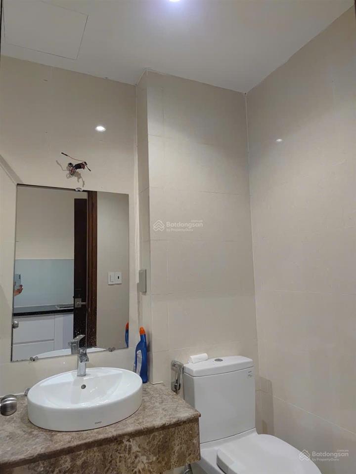 Cho thuê căn sky center  phổ quang 36m2 ,officel,( k nội thất ) giá 10,5tr  /zalo 0933 481 ***