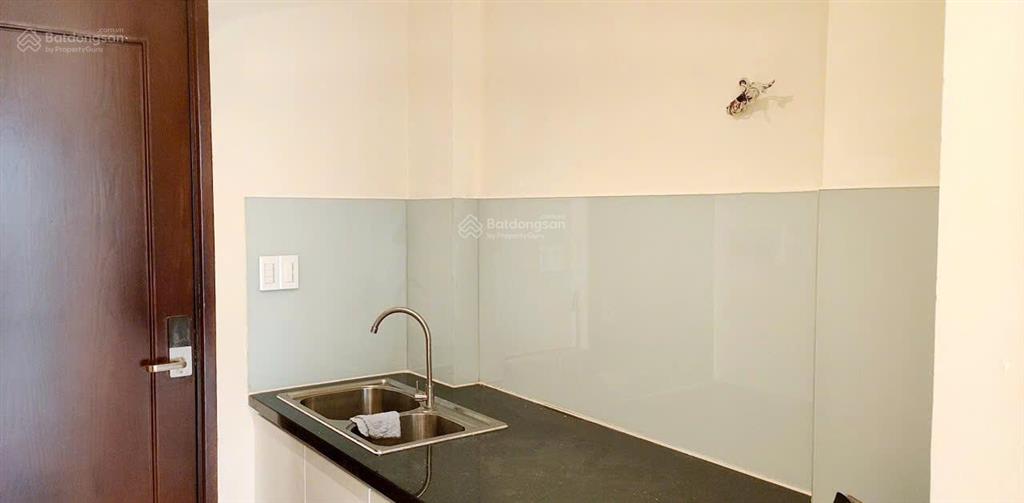 Cho thuê căn sky center  phổ quang 36m2 ,officel,( k nội thất ) giá 10,5tr  /zalo 0933 481 ***