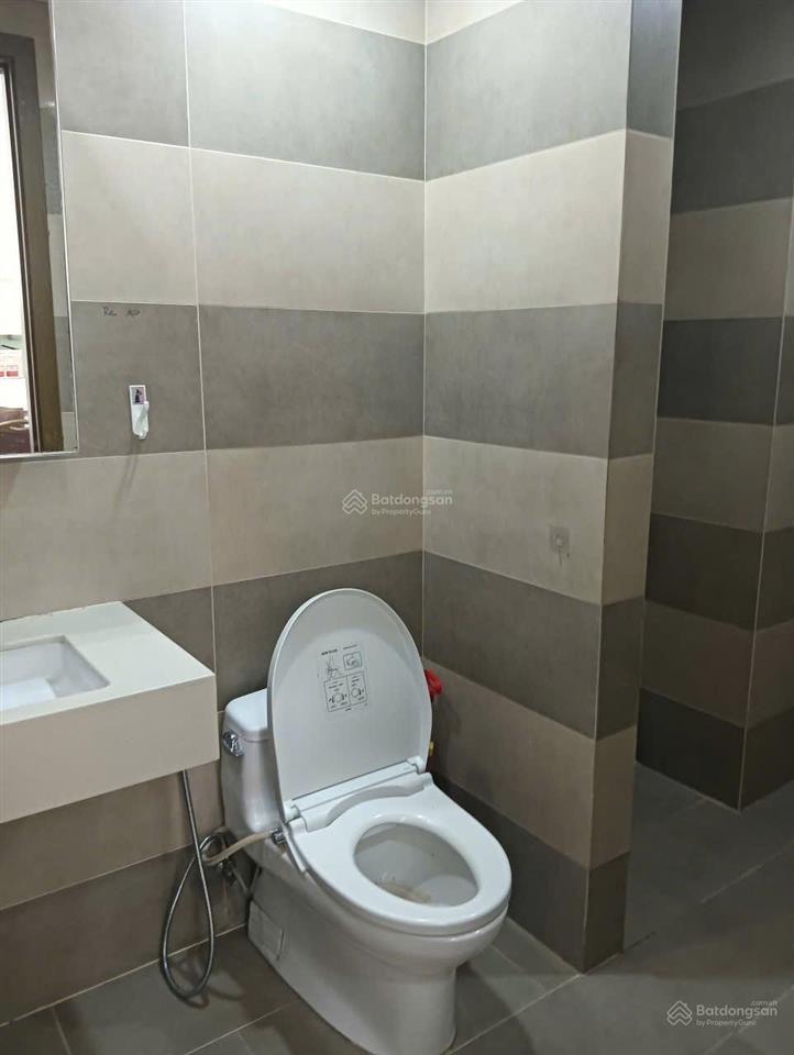 Cần bán căn hộ saigon airport plaza ,57m2, 1pn , 1wc , 1pk , giá 5 tỷ có sổ  0933 481 ***