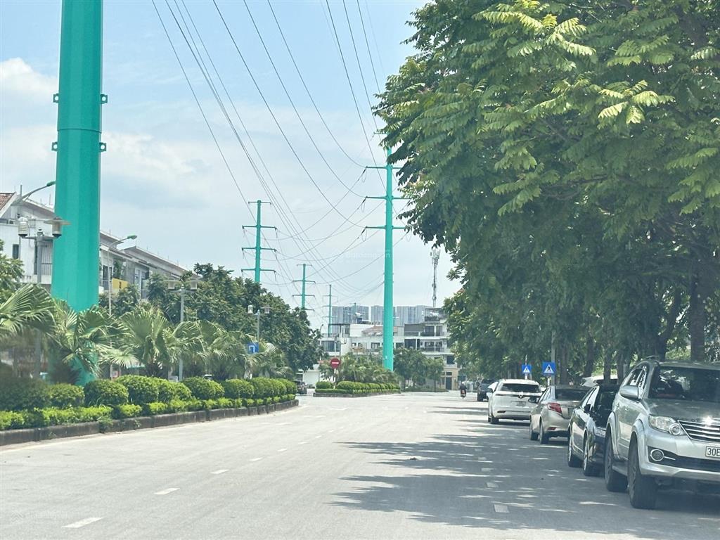 Liền kề 2 mặt thoáng, vị trí kinh doanh, mặt tiền rộng, giá bán đầu tư