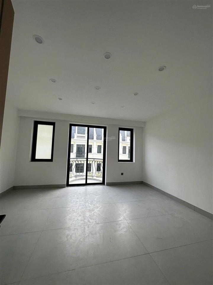 Nhà liền kề mới đẹp, thang máy, 80m2*4 tầng, 6 phòng cần cho thuê giá tốt, dân trí cao