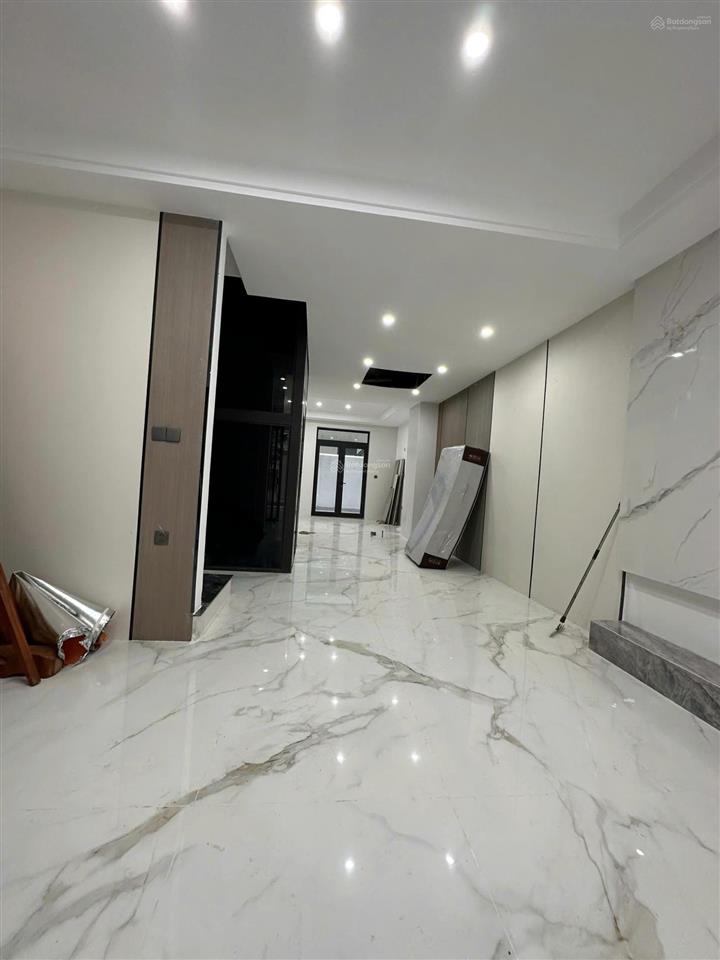 Nhà liền kề mới đẹp, thang máy, 80m2*4 tầng, 6 phòng cần cho thuê giá tốt, dân trí cao
