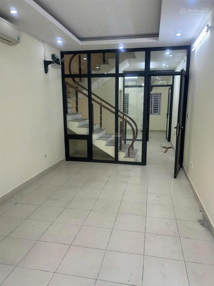 Liền kề xuân phương cho thuê  dt 75m2 x 5 tầng, ô 7 phòng, đường ô tô tránh, giá thuê 15 triệu