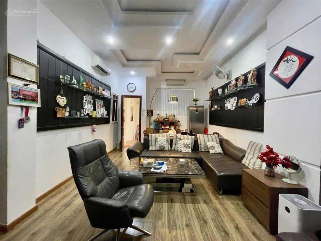 Bán nhà 4 tầng mặt tiền đường lê quý đôn thuận tiện kinh doanh buôn bán  0762 111 ***