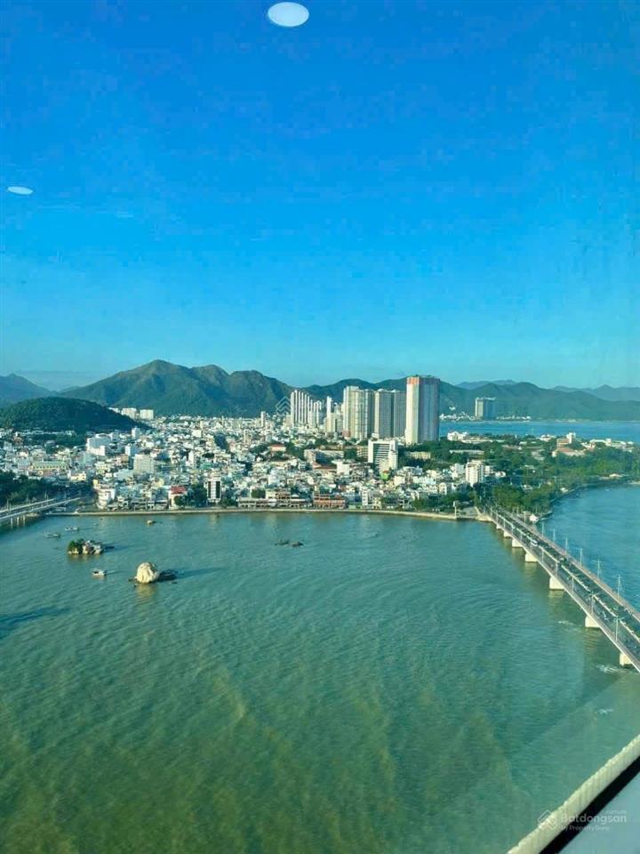 Bán gấp căn hộ mường thanh 04 view sông cực kỳ thoáng mát 0762 111 ***