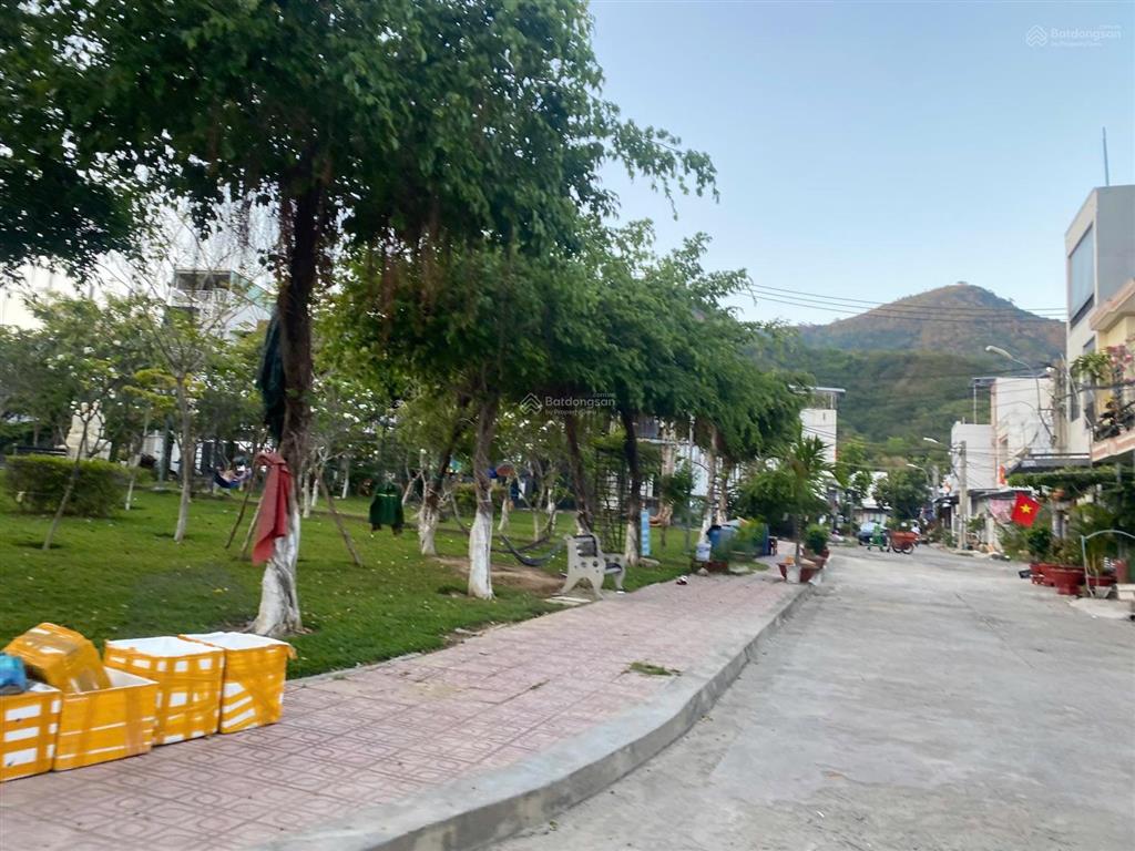 Cần tiền bán gấp lô đất còn sót lại rẻ nhất khu vực hòn sện  0762 111 ***
