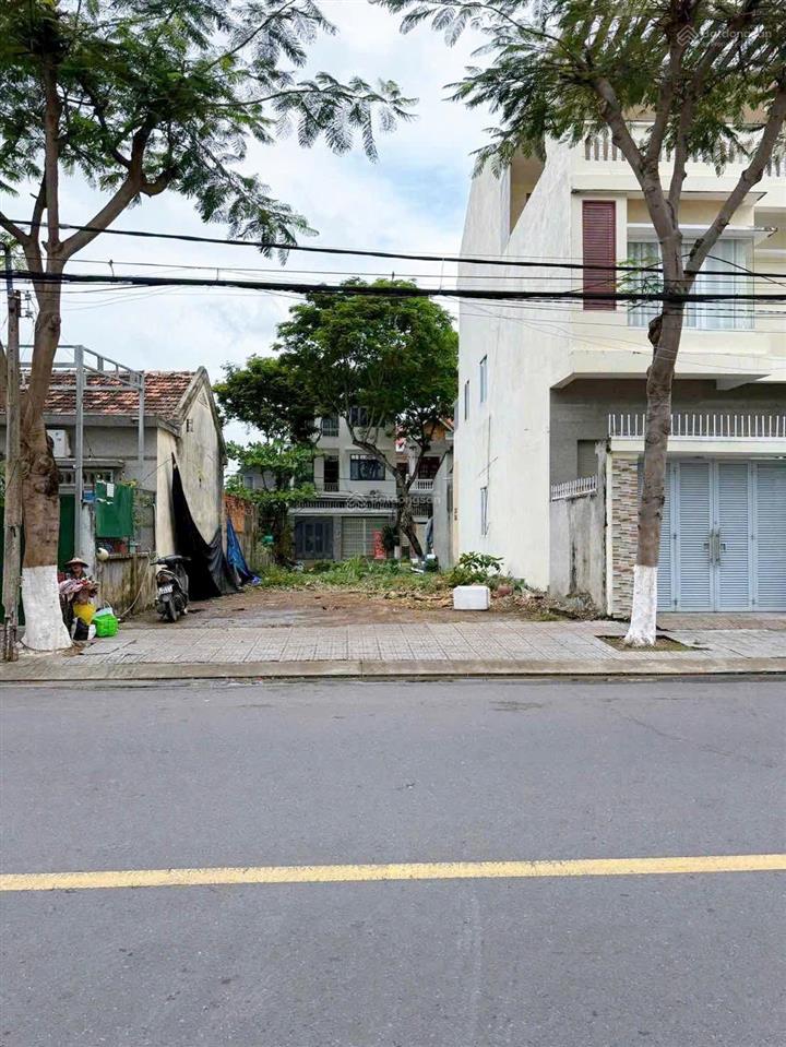 Bán đất 2 mặt tiền dương hiến quyền & phó đức chinh gần biển  0762 111 ***