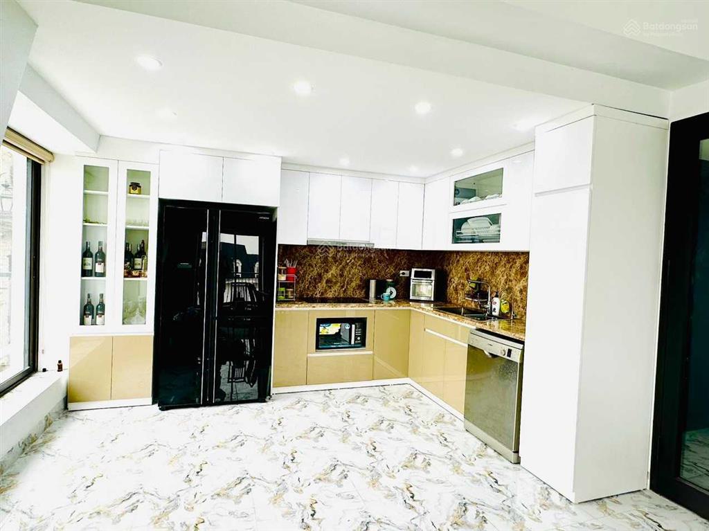 Cho thuê biệt thự lideco bắc 32 căn góc 2 mặt đường có thang máy thuận tiện kinh doanh