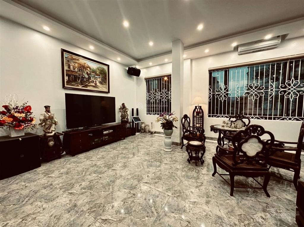 Cho thuê biệt thự lideco bắc 32 căn góc 2 mặt đường có thang máy thuận tiện kinh doanh