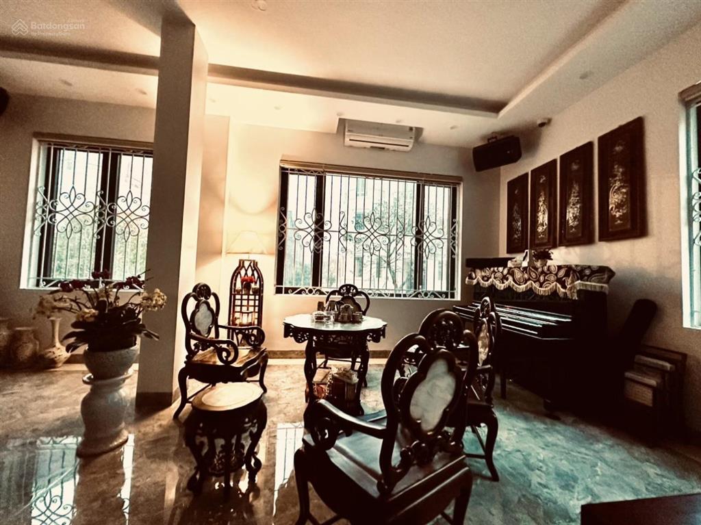 Cho thuê biệt thự lideco bắc 32 căn góc 2 mặt đường có thang máy thuận tiện kinh doanh
