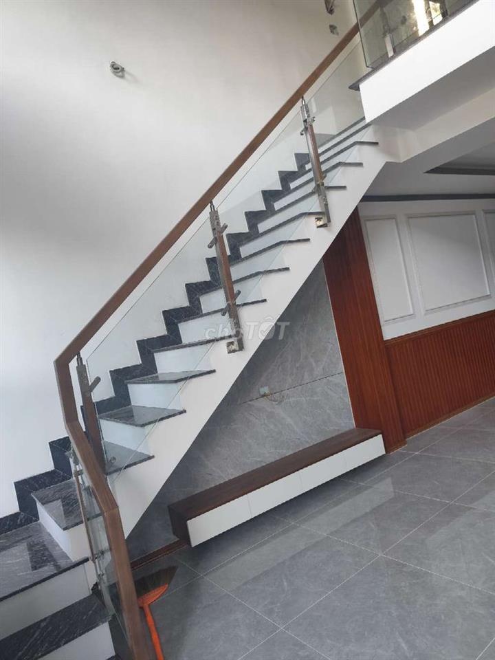 Bán nhà giá ngộp 1 trệt 1 lầu