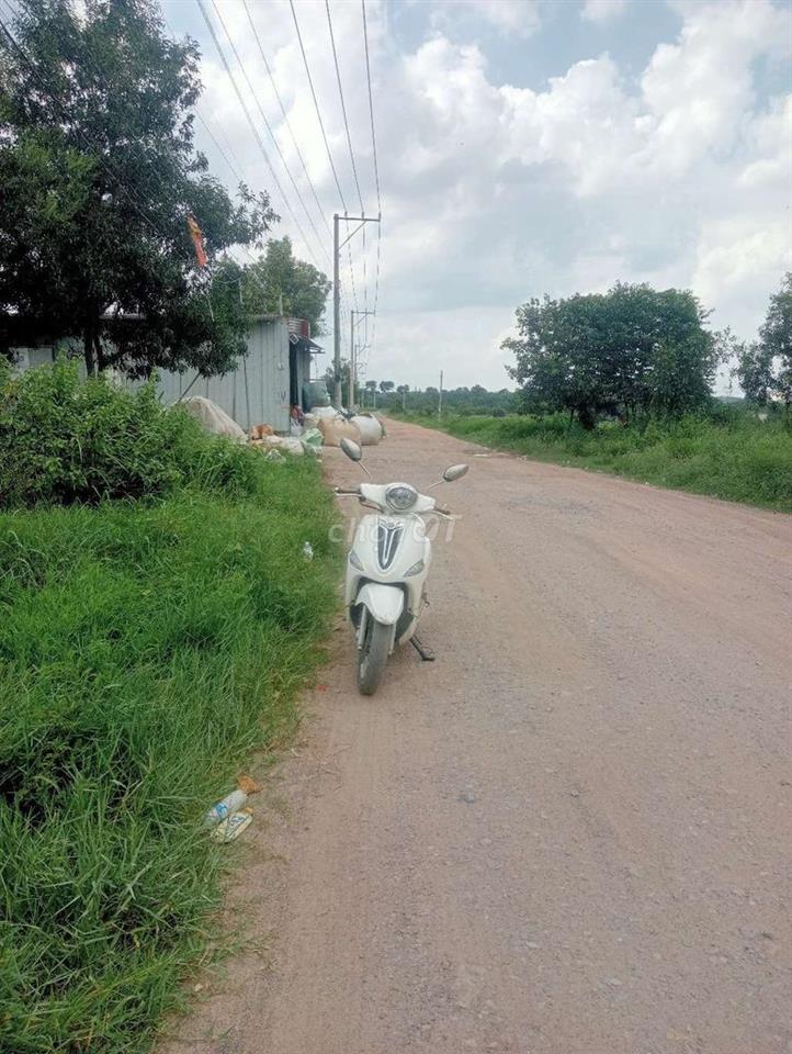 cần bán đất mặt đường