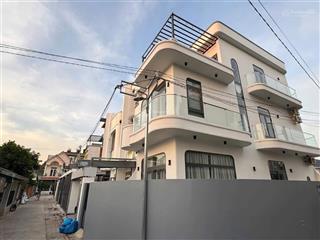 Chủ cần bán ngôi nhà tâm huyết lô góc phú lợi nhánh nguyễn bình nhà chủ ở nên xây kiên cố ngang 7m