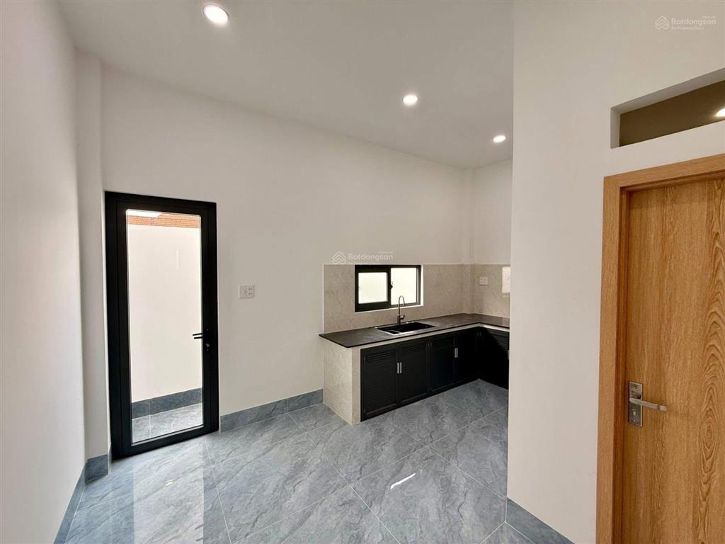 Bán gấp nr 2pn, 1wc tại phú hòa, 3,45 tỷ, 100m2 khu dân đông vị trí gần trường và nhựa 5m thông