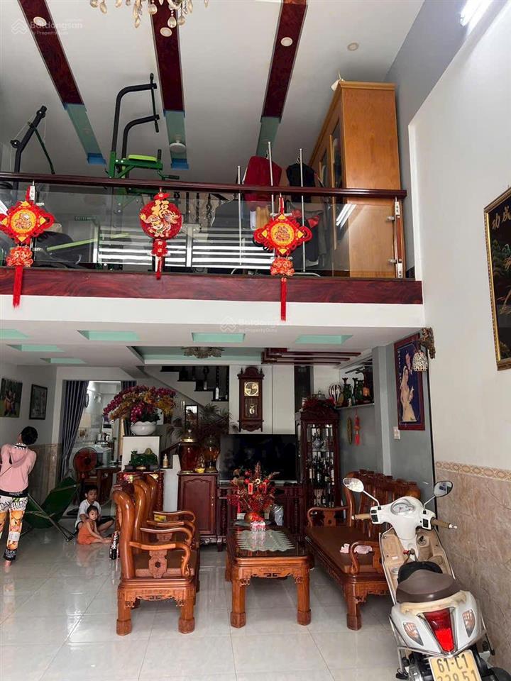 Bán nhà khu dân cư phú lợi mặt phố ở phú lợi, thủ dầu một, 4,7 tỷ, 90m2 bao đẹp nhựa 6m thông