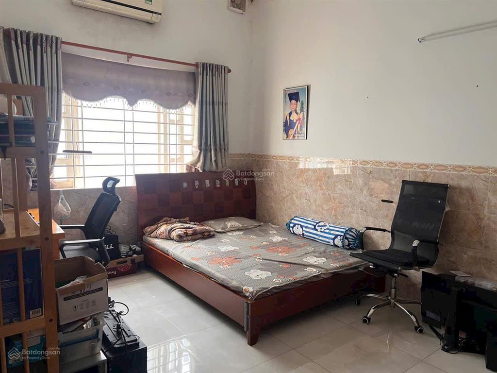 Bán nhà khu dân cư phú lợi mặt phố ở phú lợi, thủ dầu một, 4,7 tỷ, 90m2 bao đẹp nhựa 6m thông