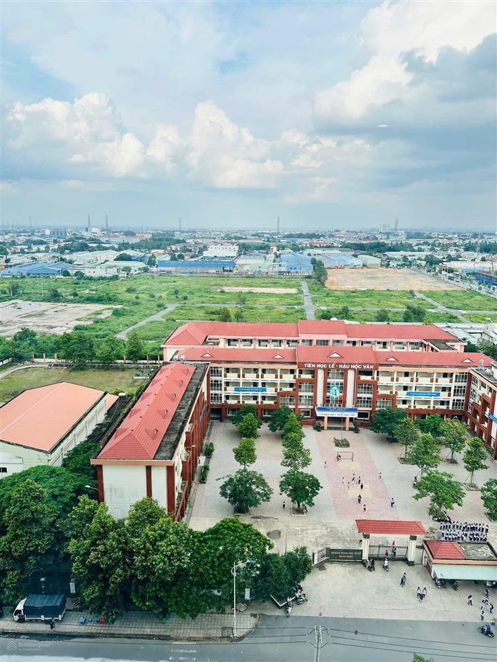 Cần bán gấp căn 1 phòng ngủ legacy chỉ 1.35 tỷ, sổ sẵn hỗ trợ bank