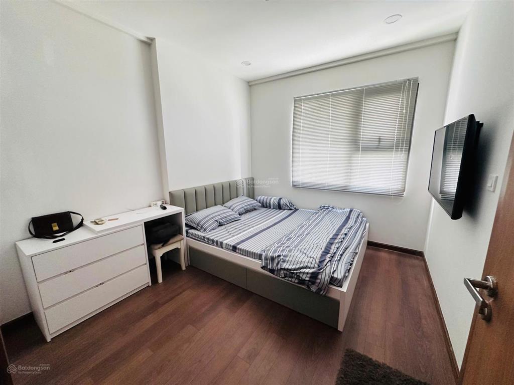Cần bán gấp căn 2 phòng ngủ 60m² legacy prime, chỉ 1.97 tỷ tặng full nội thất