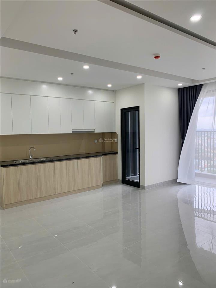 Cho thuê căn 2pn 74m2 ban công a&t sky garden chỉ 6tr/tháng