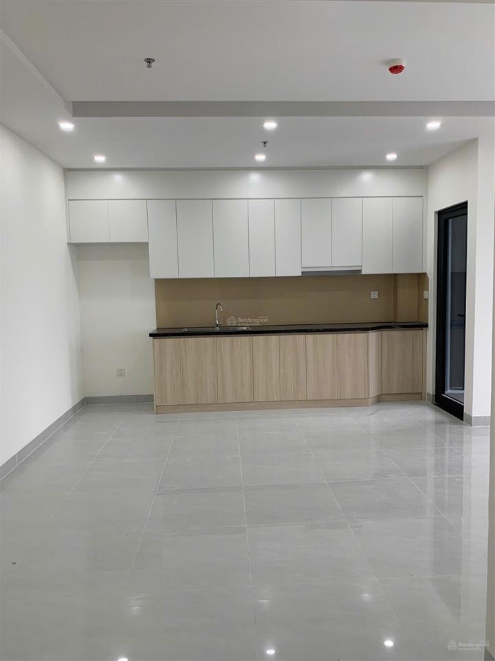 Cho thuê căn 2pn 74m2 ban công a&t sky garden chỉ 6tr/tháng