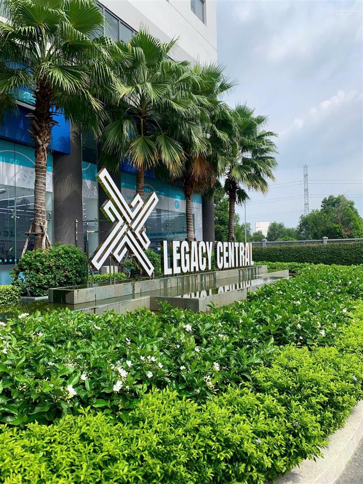 Cần bán căn 1 phòng ngủ legacy thuận giao 1,4 tỷ, tặng nội thất nhà chủ ở sạch sẽ