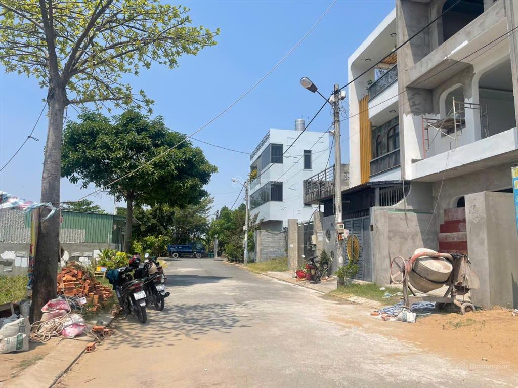 Chính chủ cần bán đất ngay đối diện vin q9