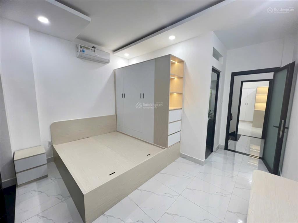 Chỉ 4,9 tỷ / nhà 1 trệt 2 lầu ngay vin q9