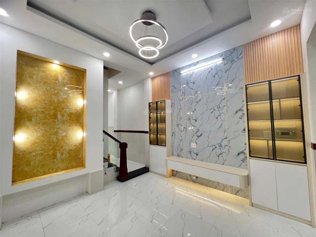 Chỉ 4,9 tỷ / nhà 1 trệt 2 lầu ngay vin q9