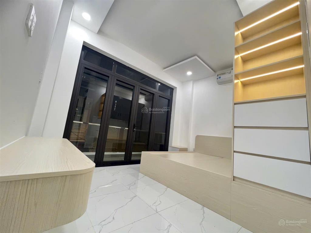 Chỉ 4,9 tỷ / nhà 1 trệt 2 lầu ngay vin q9