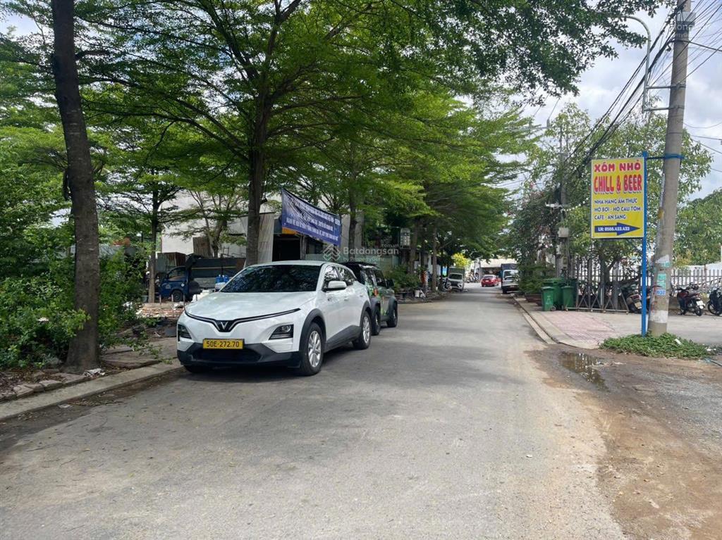 Hạ giá còn 3,6 tỷ /60m2, bán lô đất đẹp cách vinhomes q9 (10m), khu dân cư hiện hữu được xây cao