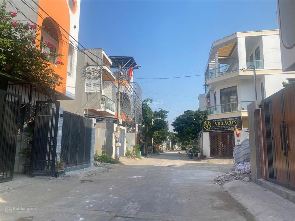 Bán đất ngay chợ, ký túc xá phường long phước, q9