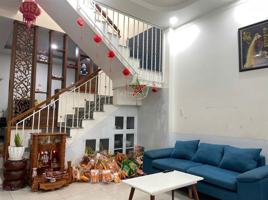 4,68 tỷ / bán nhà 2 tầng đi bộ qua vinhomes 5 phút.