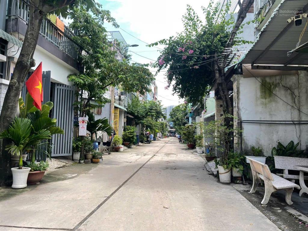 4,68 tỷ / bán nhà 2 tầng đi bộ qua vinhomes 5 phút.
