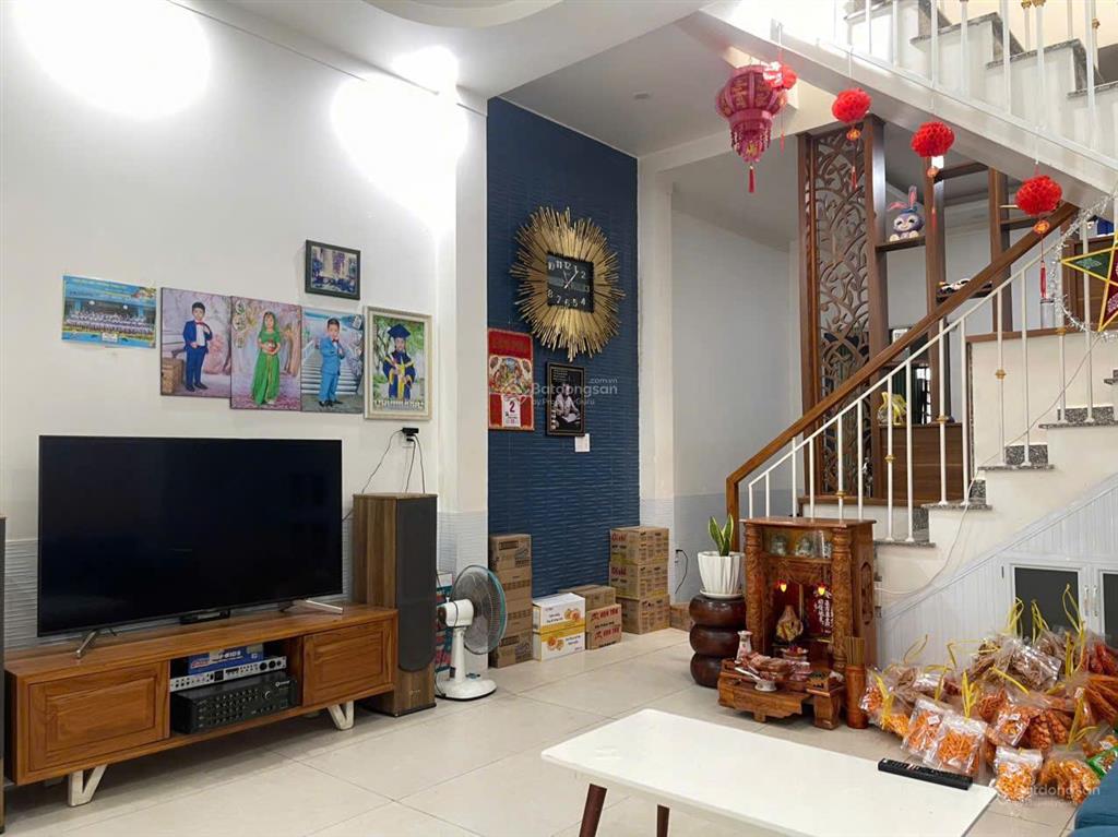 4,68 tỷ / bán nhà 2 tầng đi bộ qua vinhomes 5 phút.