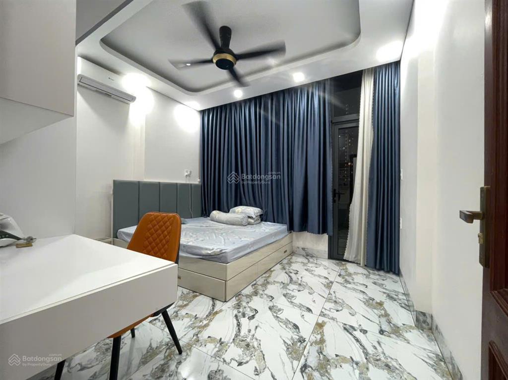 4,99 tỷ /bán nhà 3 tầng ngay sát vách vinhomes q9