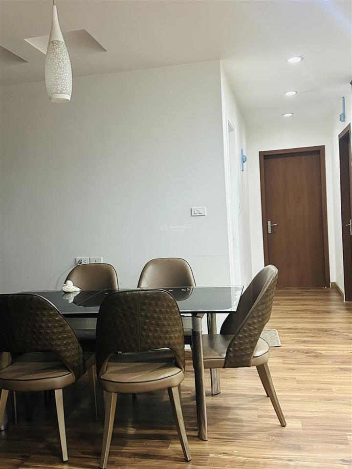 Chính chủ cần bán cc hapulico căn góc, tầng cao,dt 128.8 m2, 3pn, ban công đông bắc.  0909 646 ***