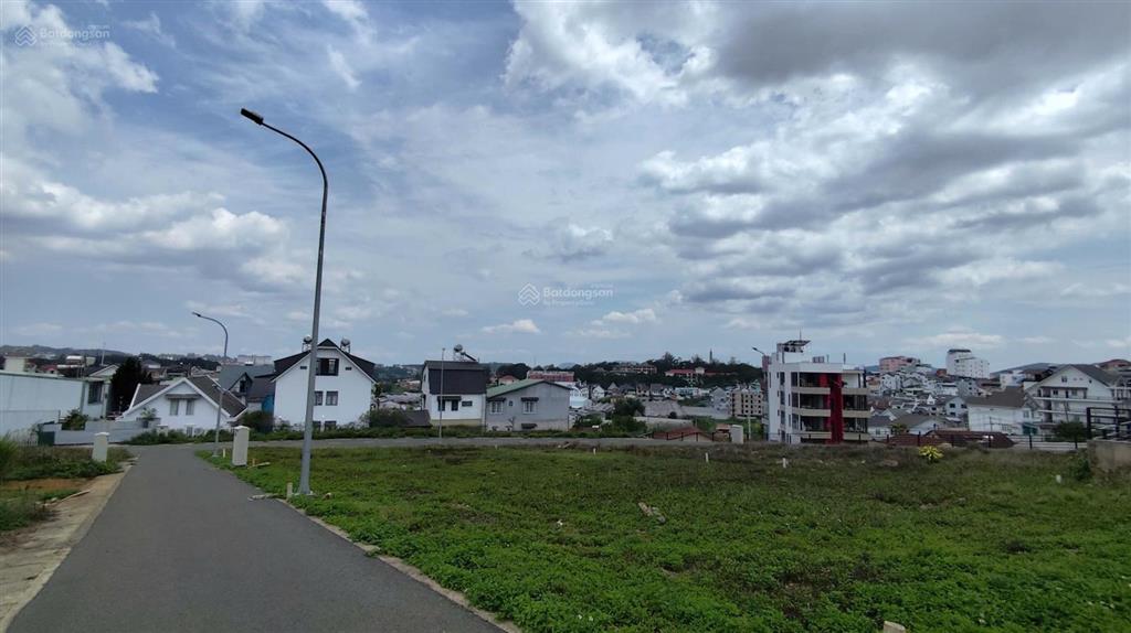 Bán lô đất khu biệt thự vạn hạnh  p8 đà lạt
