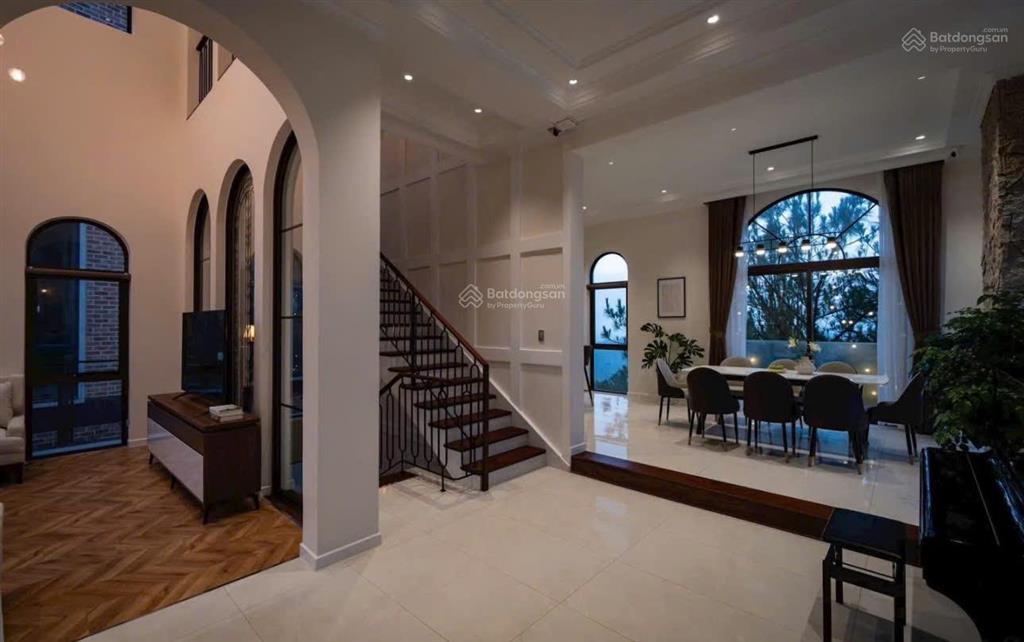 Bán villa châu âu cao cấp view rừng thông đẹp đà lạt