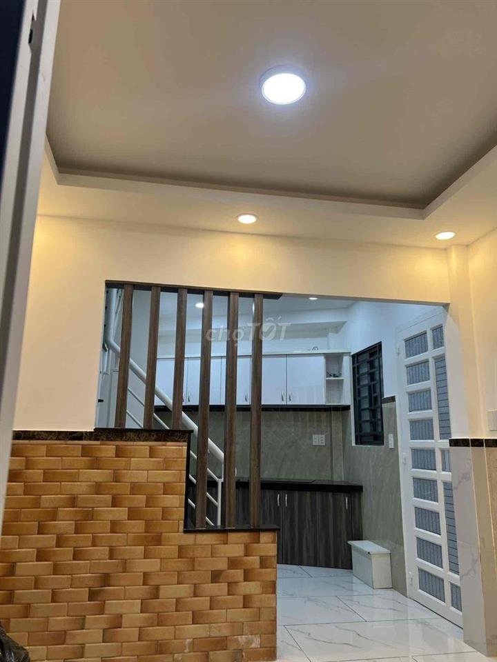 nhà nhỏ xinh vị trí trung tâm