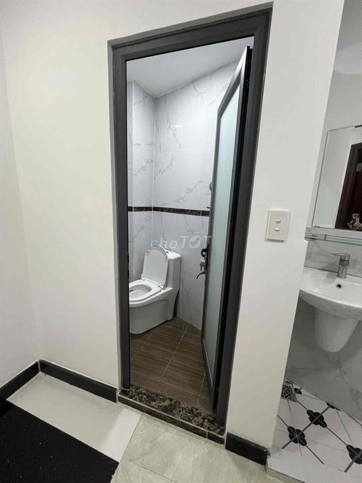 nhà nhỏ xinh vị trí trung tâm