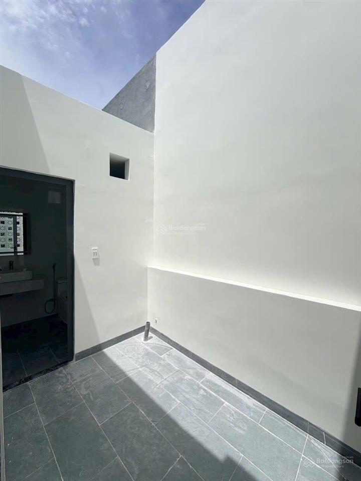 Nhà 1tr1l mới xây hoàn công gần chợ đồn p bửu hoà  2,890tỷ