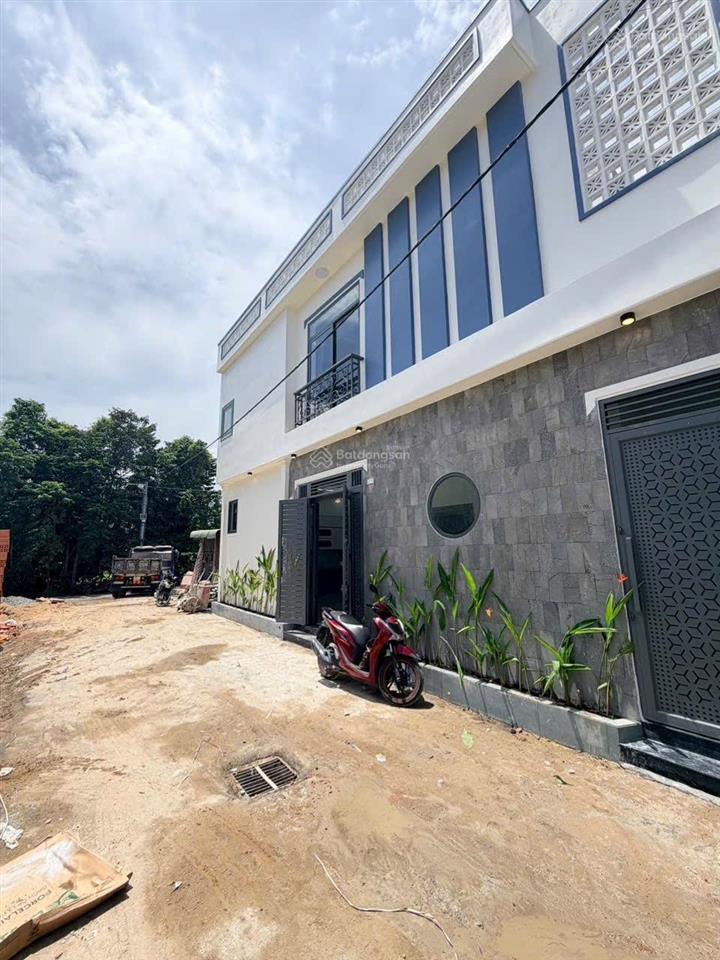 Nhà 1tr1l mới xây hoàn công gần chợ đồn p bửu hoà  2,890tỷ