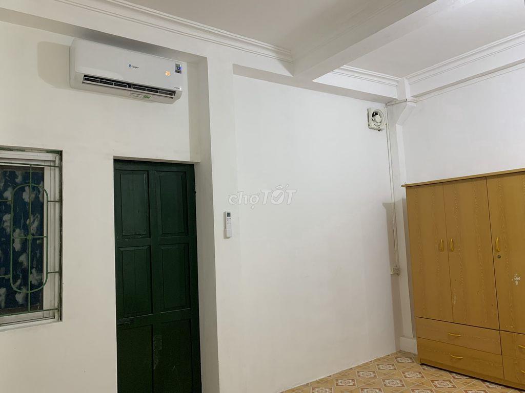 Cho thuê nhà riêng 30m2x 3 tầng tại ngõ 1194 Đường Láng.