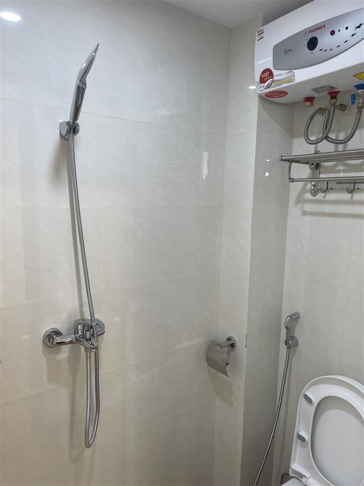 Chính chủ cần cho thuê nhà 3 tầng ở số 42B ngõ Núi Trúc, Ba Đình, Hà Nội