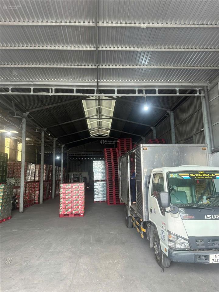 Cho thuê kho 500m2 đường xe cont thuộc xã tân kiên, tp.hcm