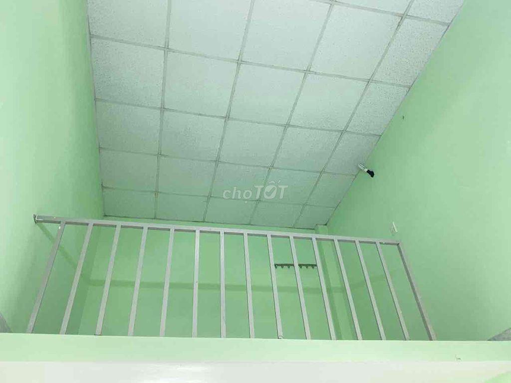 Phòng cho thuê QL13 DT 12m2 gác đúc gần Vạn Phúc