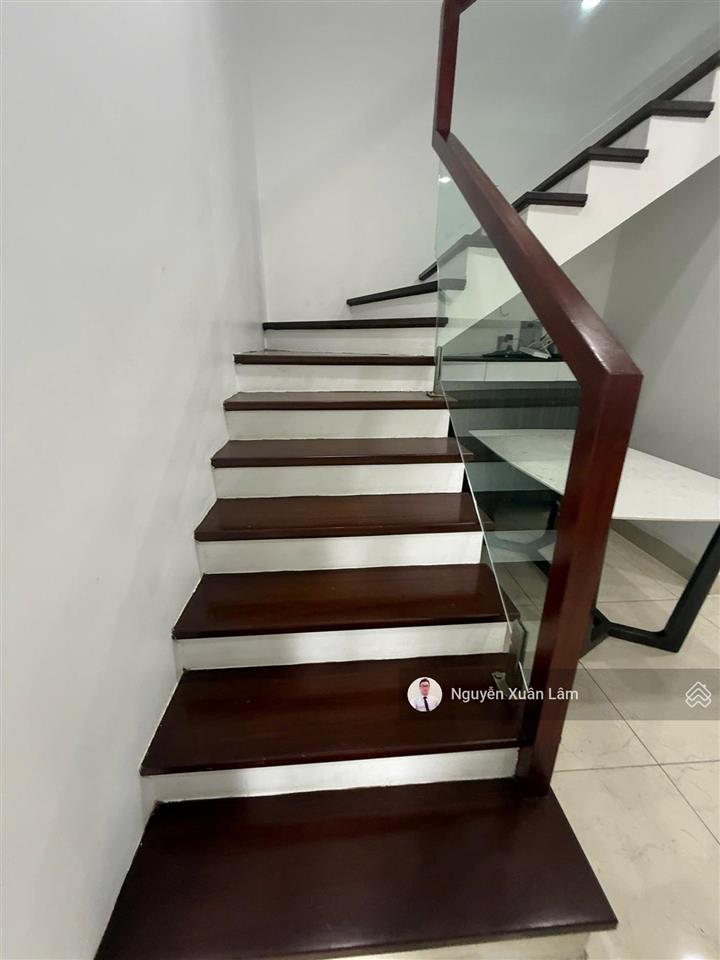 Cho thuê 100m² shophouse kinh doanh 4 tầng, giá cạnh tranh 18 triệu/tháng  ecopark