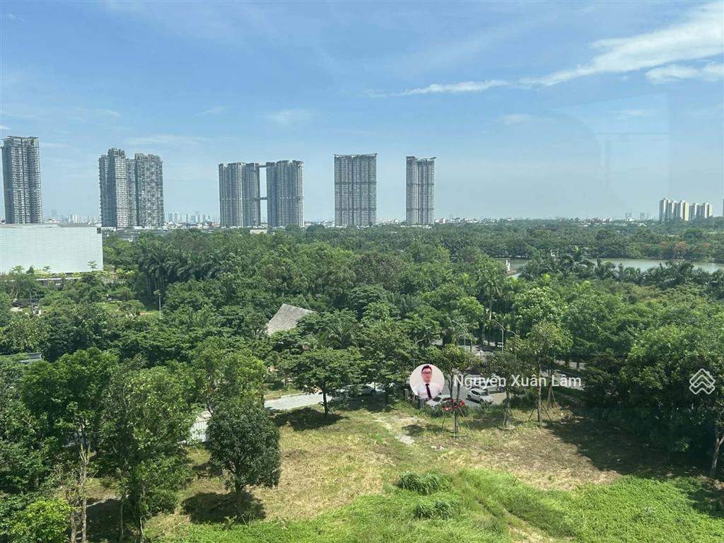 Cần cho thuê 94m2 full đồ view nhìn hồ thiên nga đẹp, giá rẻ 15 triệu/th land mark  ecopark